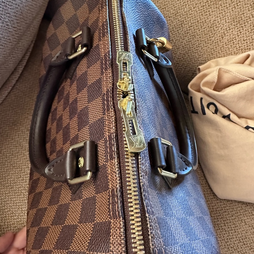 Louis Vuitton Brown Satchel with Iconic Checkered Design - Picture 6 of 8